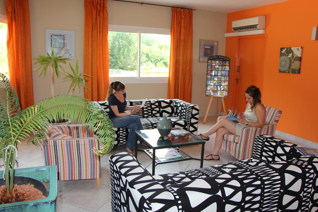 Résidence Lagrange Vacances - Les Cottages Varois Solliès-Toucas Extérieur photo